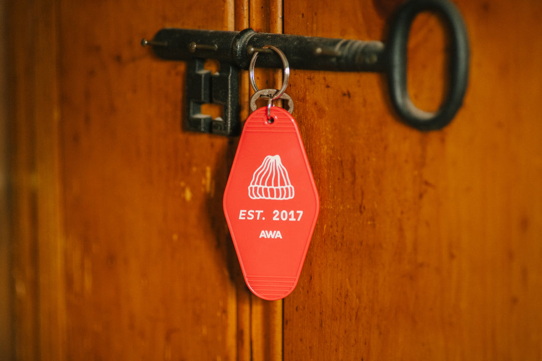 Vintage Style Motel Keychain - Red